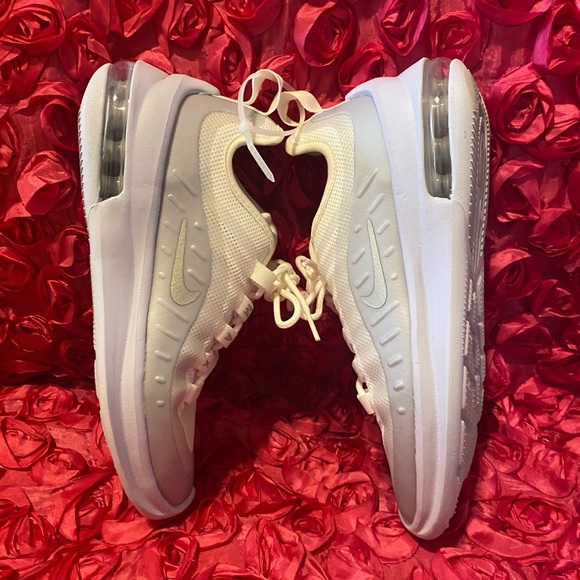 Nike Air Max Axis Sneaker - Picture 2 of 7